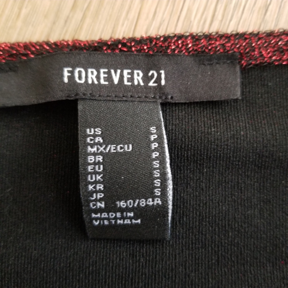 FOREVER 21 RED SHIMMER LONG SLEEVE CROP TOP - Picture 2 of 6